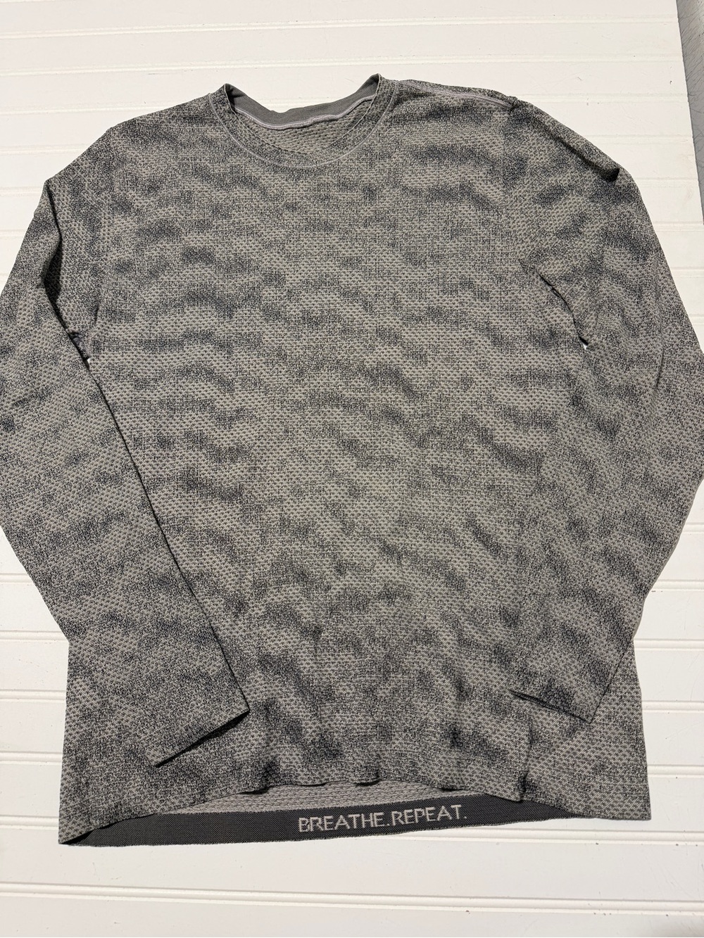 Lululemon "Breathe.Repeat." Tonal Jacquard Performance Shirt Large